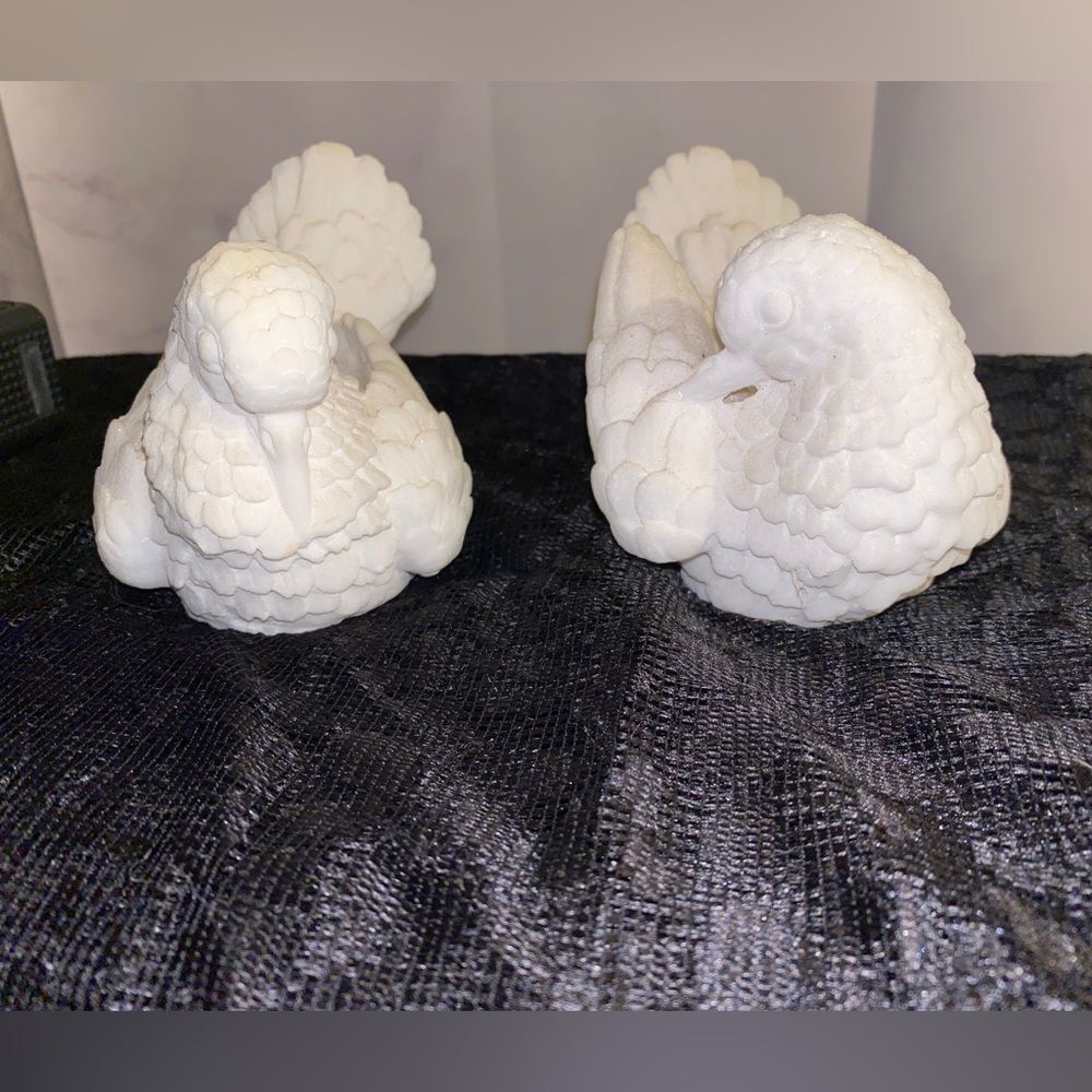 A Pair of Vintage Italian Carved White Alabaster Dove Figurines P1
